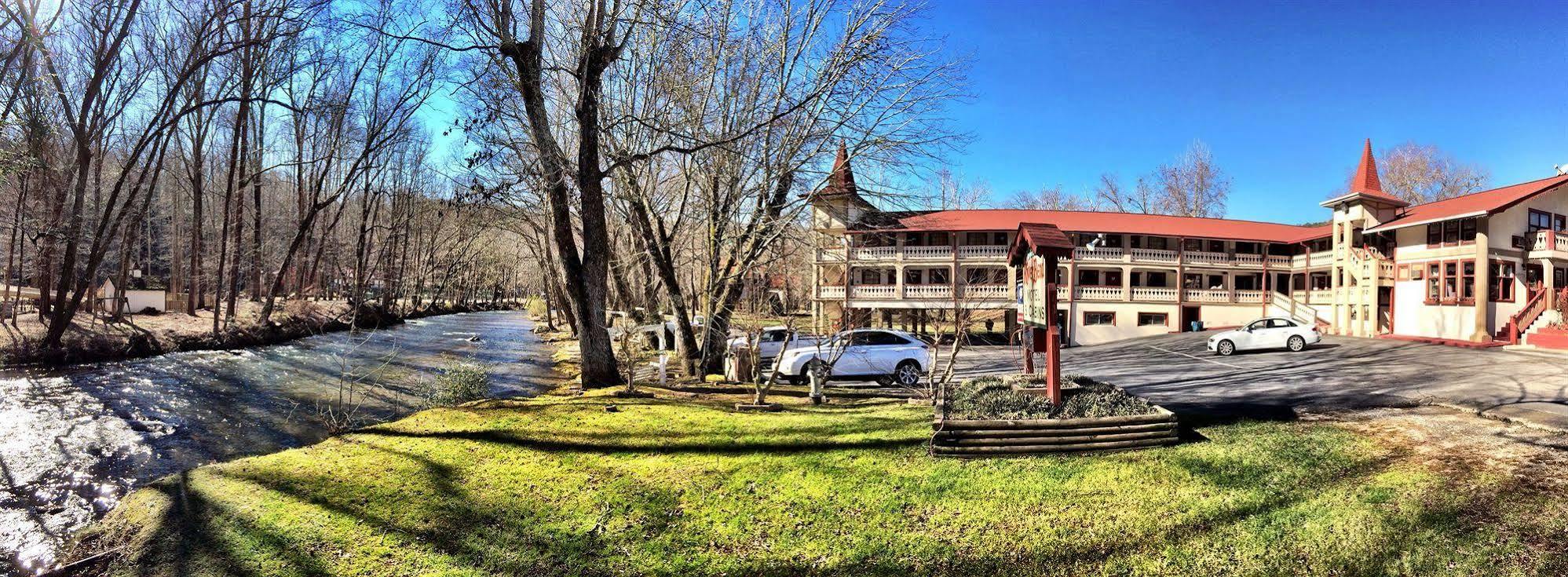 Riverbend Motel & Cabins Helen Extérieur photo